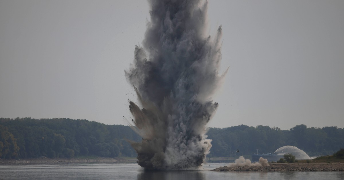 Armata reia detonările la stânca Pârjoaia de pe Dunăre. Sursa foto: Inquam Photos-George Călin
