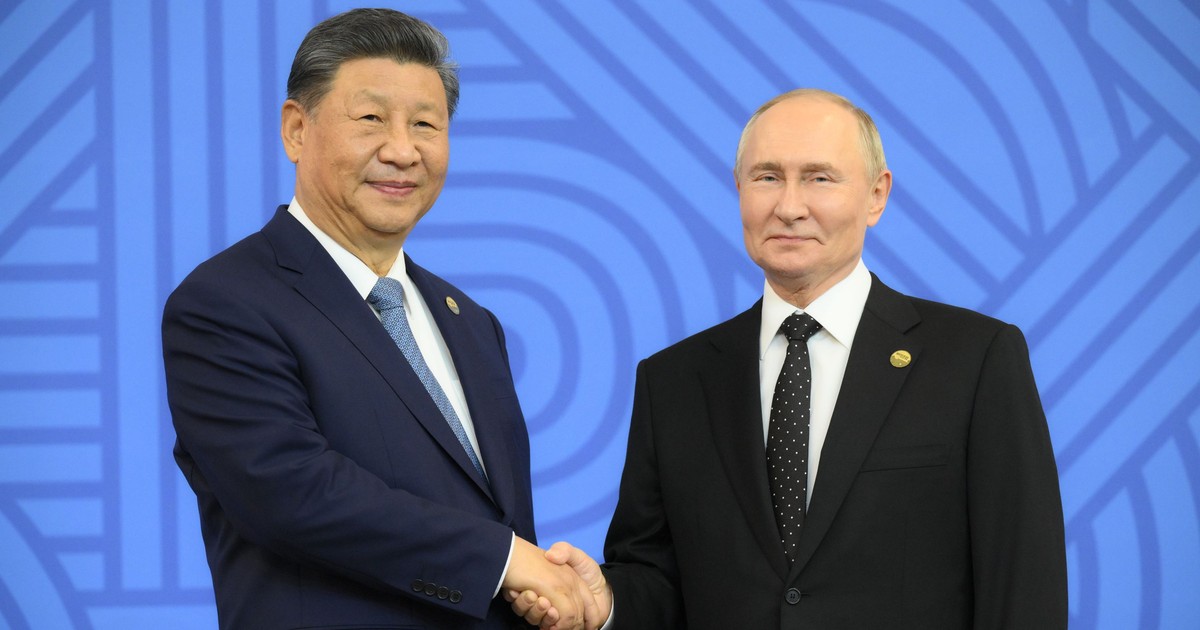 Xi Jinping (stânga) și Vladimir Putin în cadrul unei întâlniri anterioare Foto: Hepta