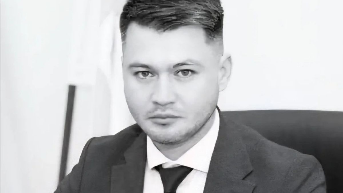 Fotografie alb-negru cu Zaur Gurțiev, unul dintre oamenii cheie ai Rusiei din spatele asaltului din Mariupol a murit într-o explozie, în Stavropol