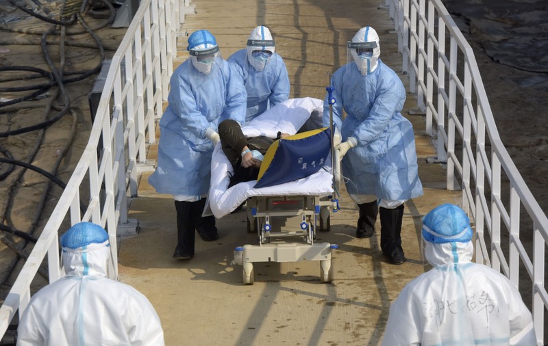 563 de morți de coronavirus și 28.018 infectați! Medicii chinezi susțin că bilanțul real ar fi și mai mare