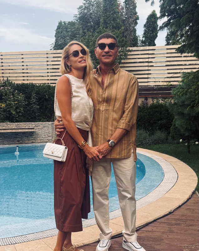 Suma uriașă pe care Valentina Pelinel și Crisi Borcea o plătesc pentru școala copiilor