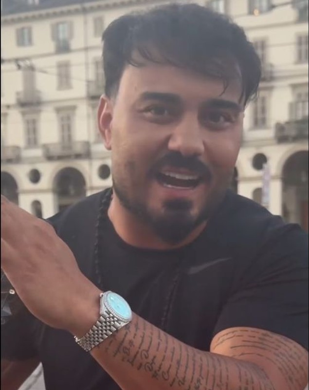 Jador, incident revoltător în Italia: „Am fost întâmpinat cu agresivitate și jigniri”. Artistul nu a mai urcat pe scenă la Torino