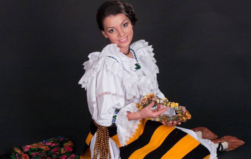 Solista de muzică populară Maria Luiza Mih curtată de designeri