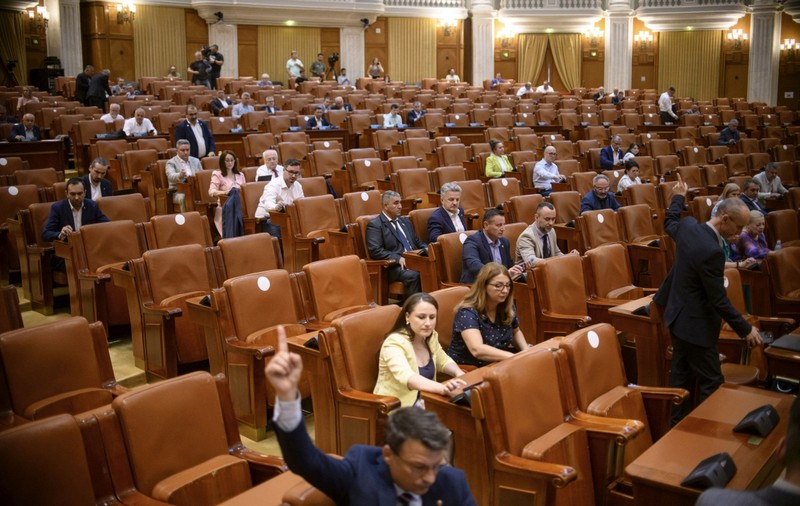 Cine este noul președinte al Camerei Deputaților. L-a învins detașat pe George Simion