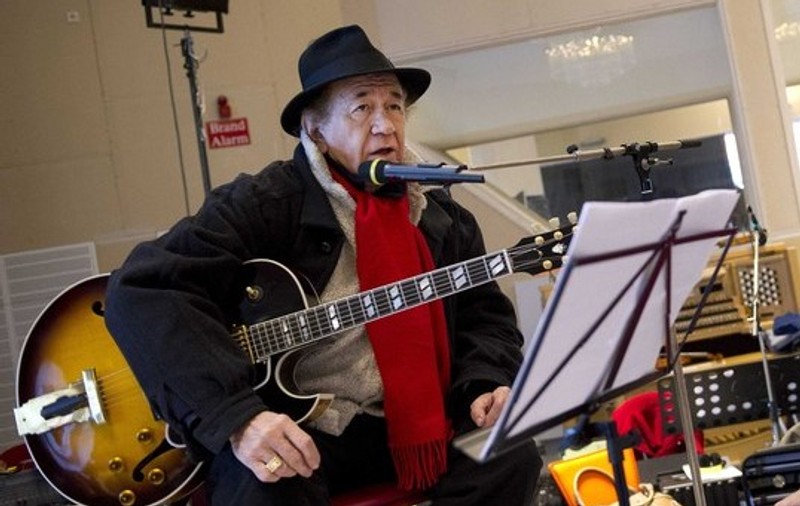 Trini Lopez, cântărețul și actorul care a jucat în “The Dirty Dozen”, a murit de COVID-19, la 83 de ani
