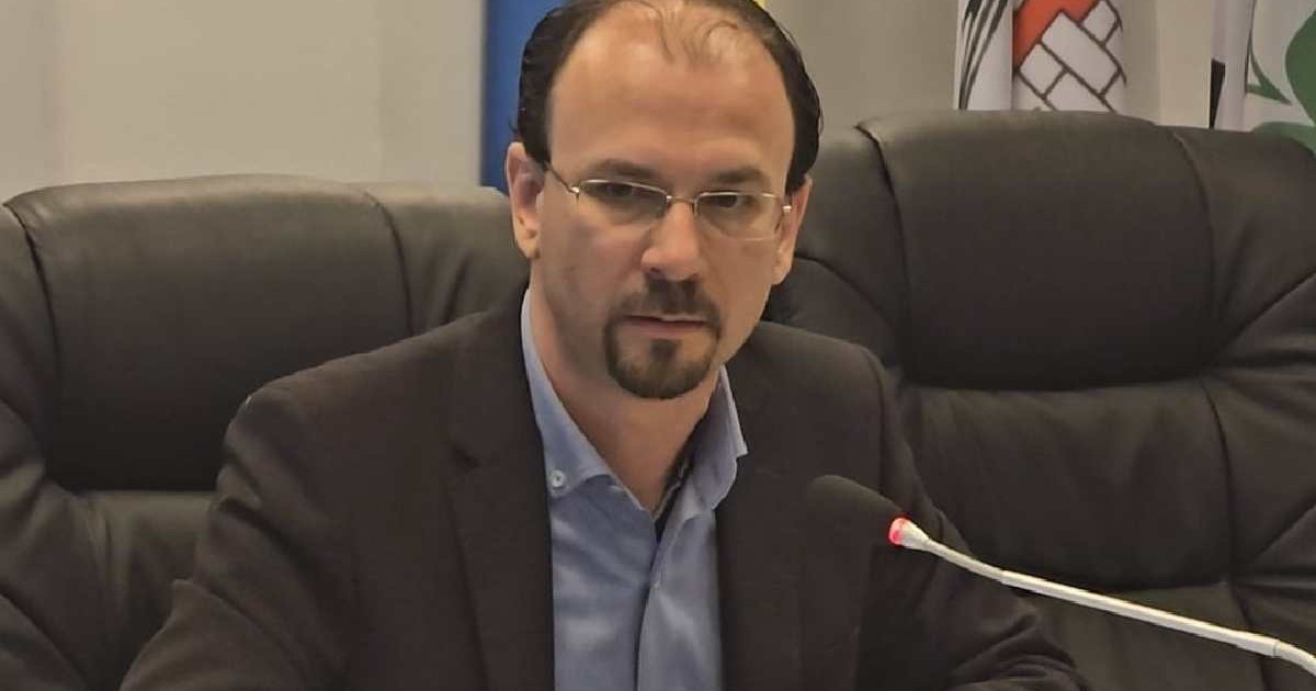 Mihai Polițeanu, primarul municipiului Ploiești în timpul ședinței de Consiliu Local