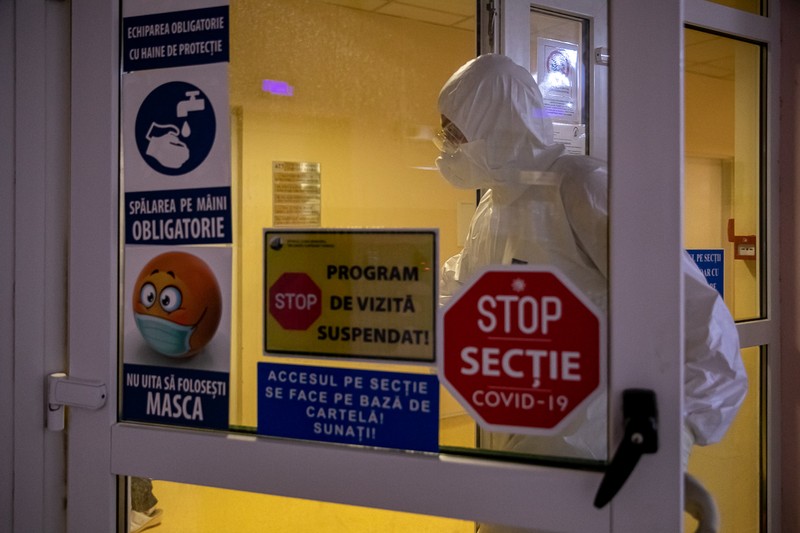 Intrarea în secţia ATI COVID de la „Municipalul” din Oradea