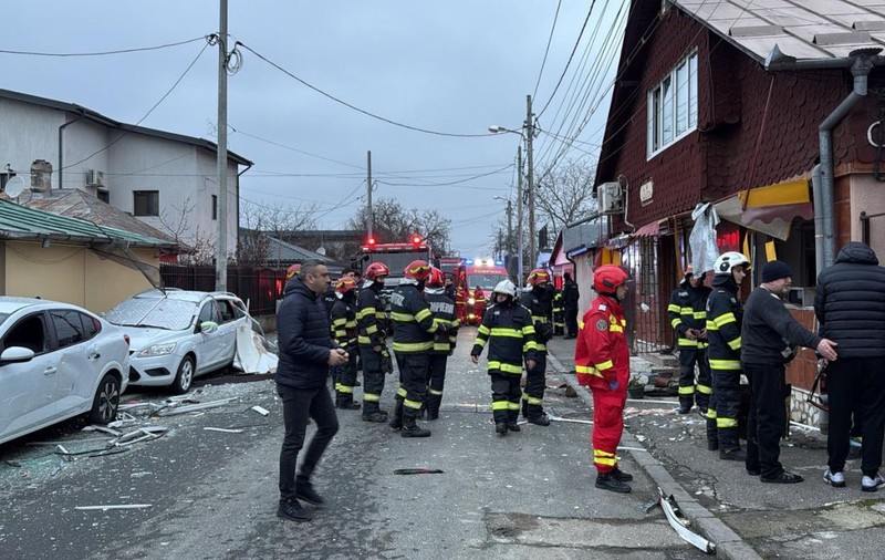 Explozie în București, la o casă de pe o stradă din sectorul 2: doi oameni au fost răniți