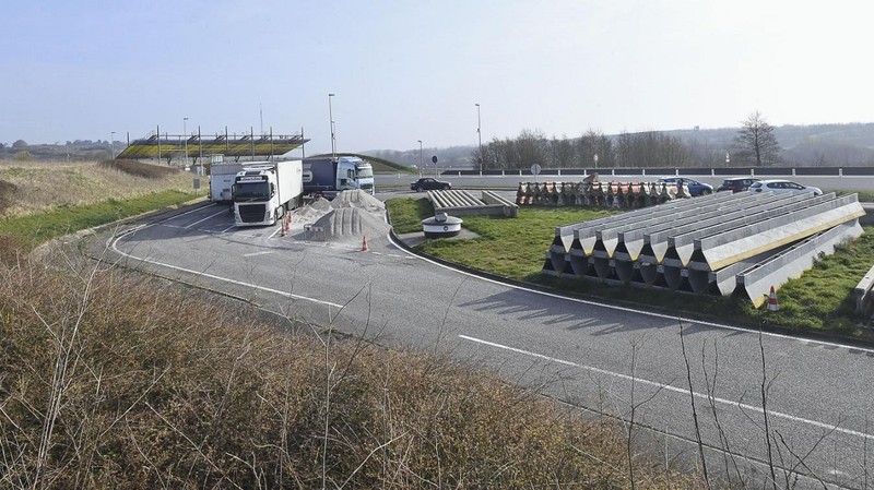 Camionul în care au tras jandarmii. Foto: VDNPQR