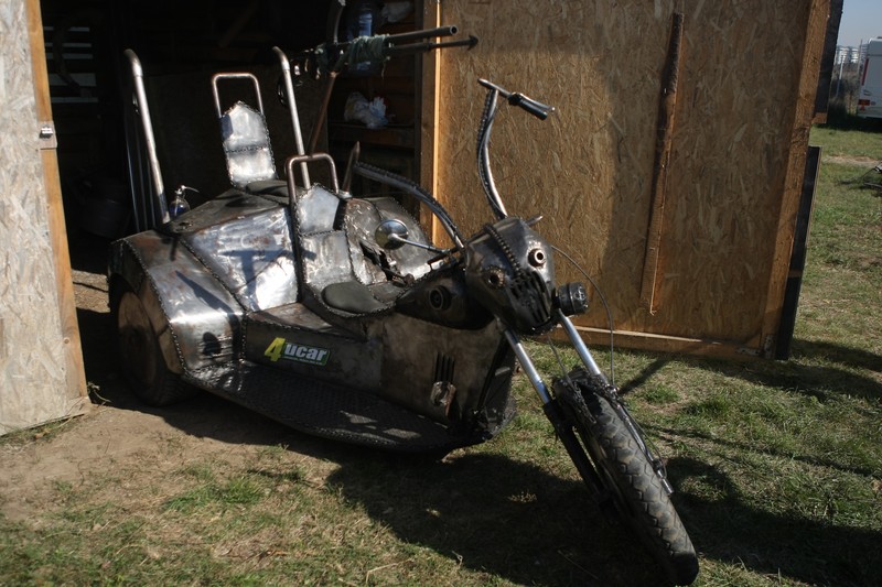 Mecanicul-auto care modifică mașini pentru Airsoft a realizat un Trike dintr-un Tico și o motocicletă