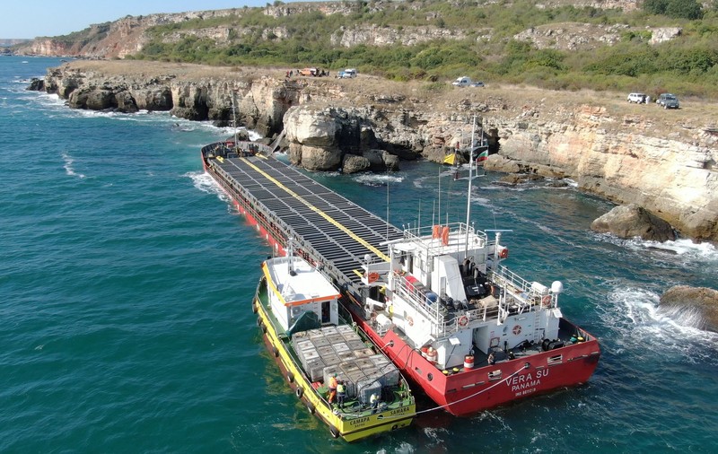 Pericol de dezastru ecologic în Marea Neagră. Un cargou încărcat cu mii de tone de îngrăşământ chimic s-a scufundat