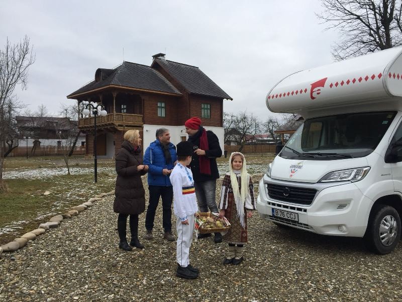 Paula Chirilă și Dan Helciug i-au dat o mână de ajutor lui Mircea Radu