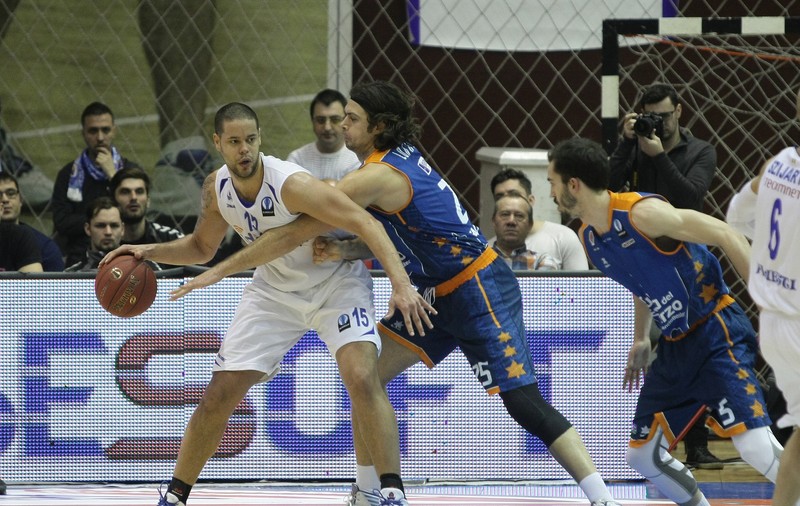 Valencia și-a luat revanșa în fața echipei CSU Asesoft. Ploaie de coșuri de la distanță / GALERIE FOTO
