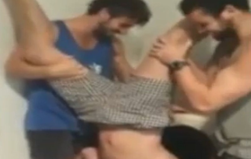 ASTA-I BOMBĂ SANITARĂ! Cel mai NOU STIL AL BĂRBAŢILOR DE A BEA BERE te face să-ţi VERŞI STOMACUL! VIDEO