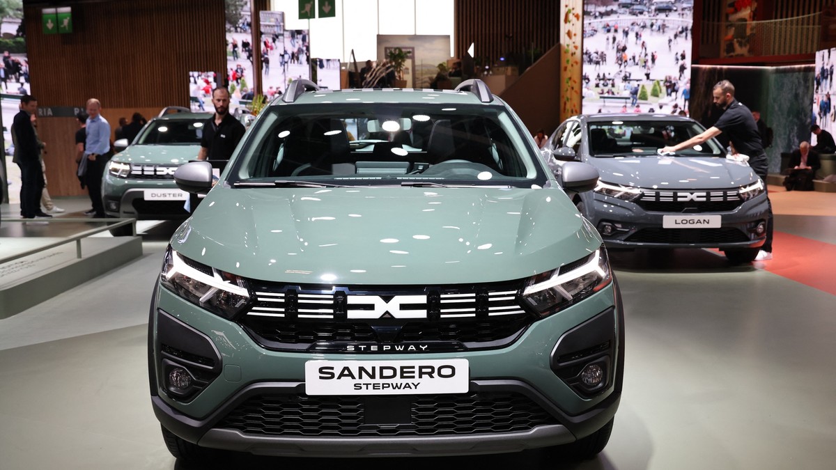Dacia Sandero, prezentată în cadrul Salonului Auto de la Paris.