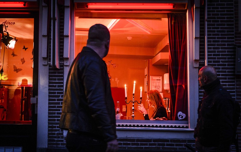 Ororile pe care le-a suportat o româncă ce s-a prostituat cinci ani în Districtul Roșu din Amsterdam
