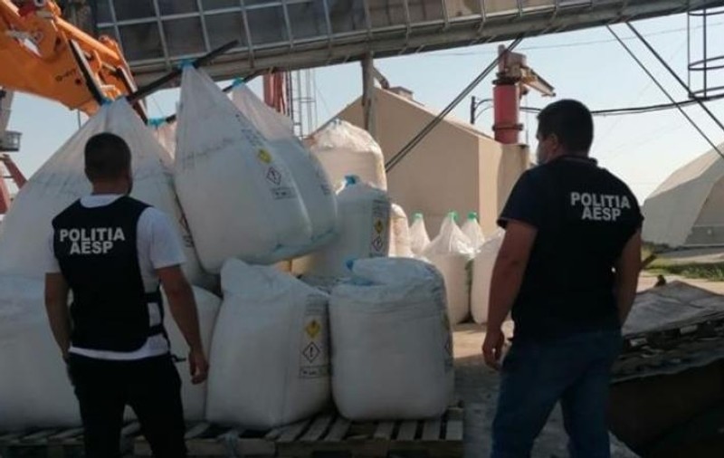 Mobilizare de proporții. Peste 8.000 de tone de azotat de amoniu, confiscate de polițiști în ultimele trei zile