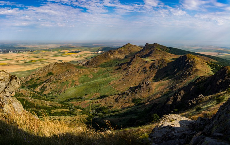 Munții Măcin - trasee montane și locuri de vizitat
