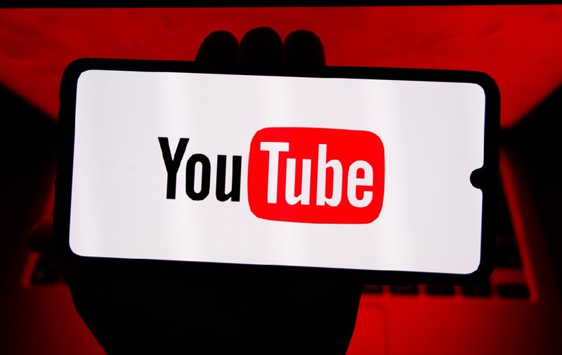 YouTube folosește AI pentru a detecta și restricționa conturile minorilor. Cum funcționează