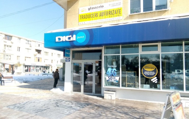 Trei persoane din Argeș au ieșit din izolare ca-și facă abonament tv. Au fost anunțate autoritățile, cetățenii vor intra în carantină instituționalizată