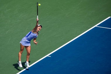 Simona Halep, la serviciu. Foto: EPA