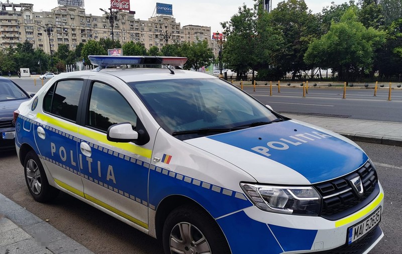 Adolescent de 16 ani fără permis, prins drogat la volan, în București