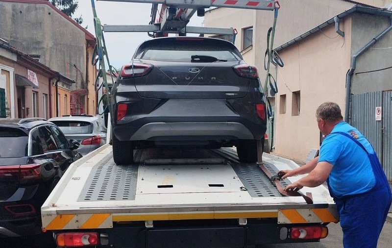 Noi taxe pentru ridicarea mașinilor parcate neregulamentar în București: șoferii pot plăti și 1.240 de lei ca să le recupereze