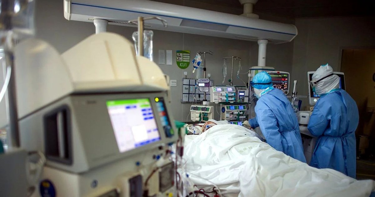 VIDEO Cadrele medicale de la spitalul Universitar care au intrat în contact cu al doilea mort de COVID-19 au simptome, dar nimeni nu le testează de 3 zile