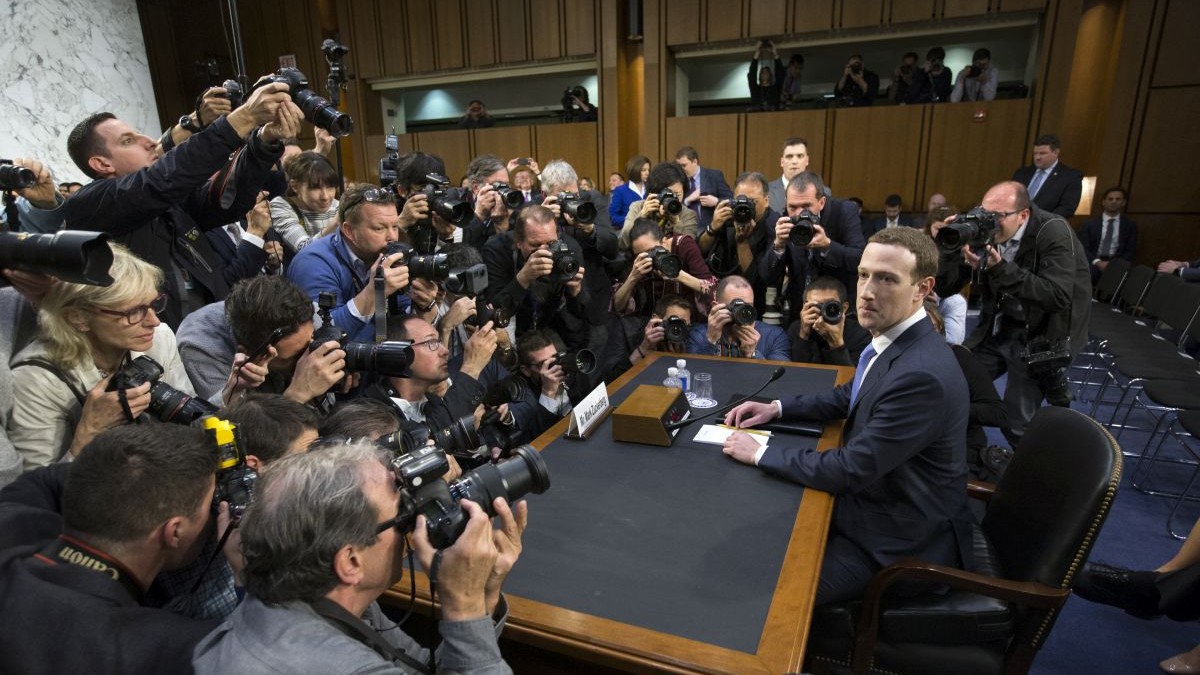 Mark Zuckerberg, CEO-ul Facebook, crede că oamenii trebuie să decidă ceea ce este credibil FOTO: EPA