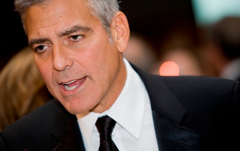 Uită tot ce ai știut până acum despre aceste staruri! Imaginile care îți arată cât de urâți sunt Brad Pitt și George Clooney! VIDEO