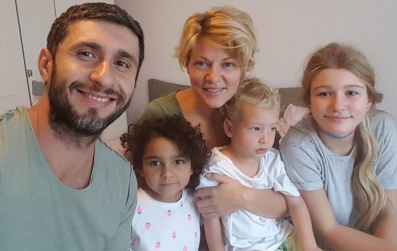 Imagini rare cu fata cea mare a Danei Nălbaru și a lui Dragoș Bucur. Cum arată Sofia, la 18 ani