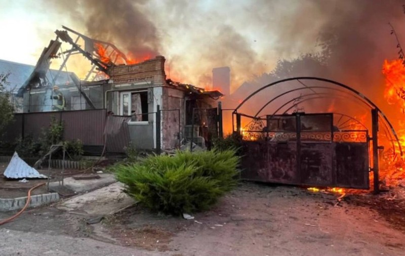 Rusia a atacat cu rachete balistice și drone mai multe regiuni din Ucraina: un mort și 13 răniți la Krivoi Rog, incendii la Kiev