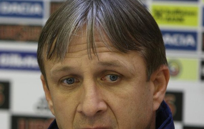Emil Săndoi şi-a reziliat contractul cu echipa naţională. Vezi cine vine în locul lui!