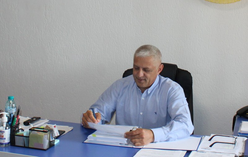 Primarul unei comune din Argeș, acuzat de hărțuire sexuală de o tânără care l-a înregistrat