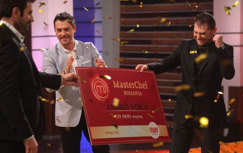 Adi Voica de la MasterChef a devenit tată. Prima imagine cu fetița acestuia