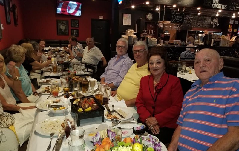 Maria Ciobanu a împlinit 81 de ani! ”Ciocârlia României” și-a serbat ziua la un sport pub din Los Angeles
