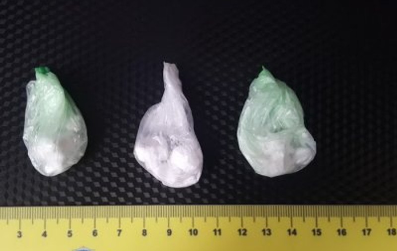 Dealeri de droguri prinși în flagrant în stațiunea Mamaia. Vindeau cocaină