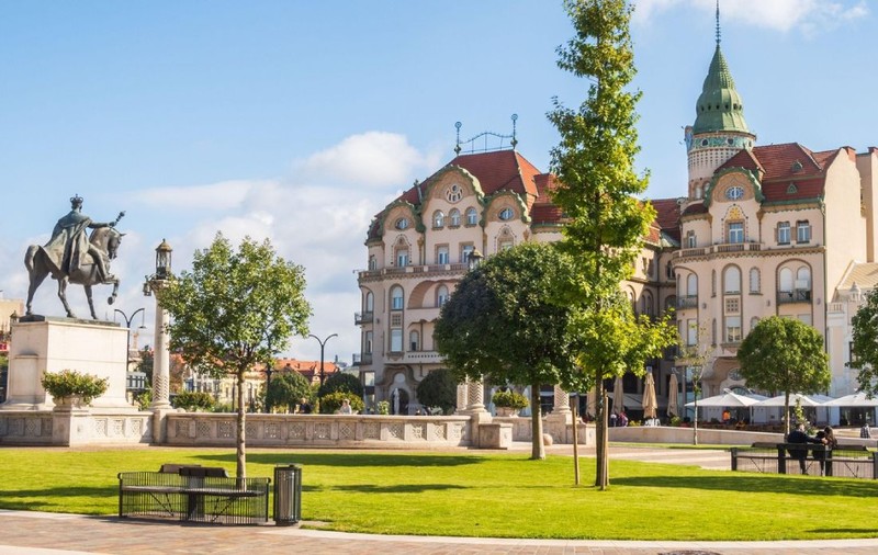 400 de navetiști din Ungaria vin zilnic la muncă în Oradea, atrași de salariile oferite de parcurile industriale din zonă