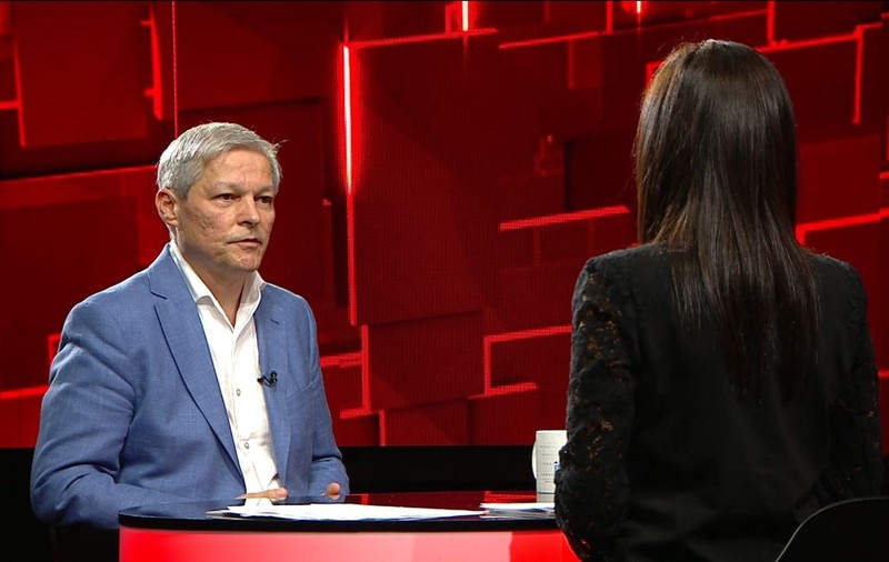 Ce prenume mai are Dacian Cioloș în buletin. „A fost dorința mamei”