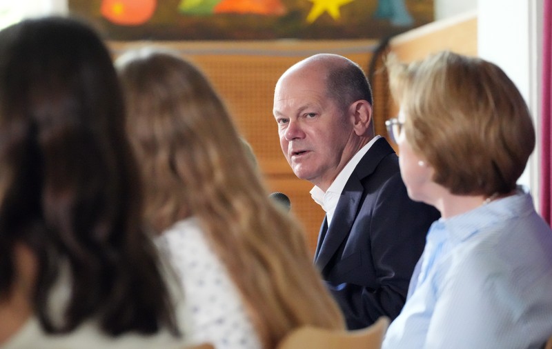 Ce a răspuns Olaf Scholz unui elev care l-a întrebat pe cine preferă dintre Biden și Trump să câștige un nou mandat la Casa Albă