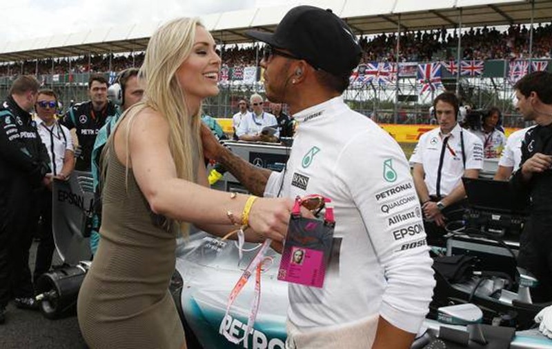 Un cuplu nou se formează în lumea sportului. ^Lindsey Vonn  și Lewis Hamilton și-au dat târcoale pe pista de schi