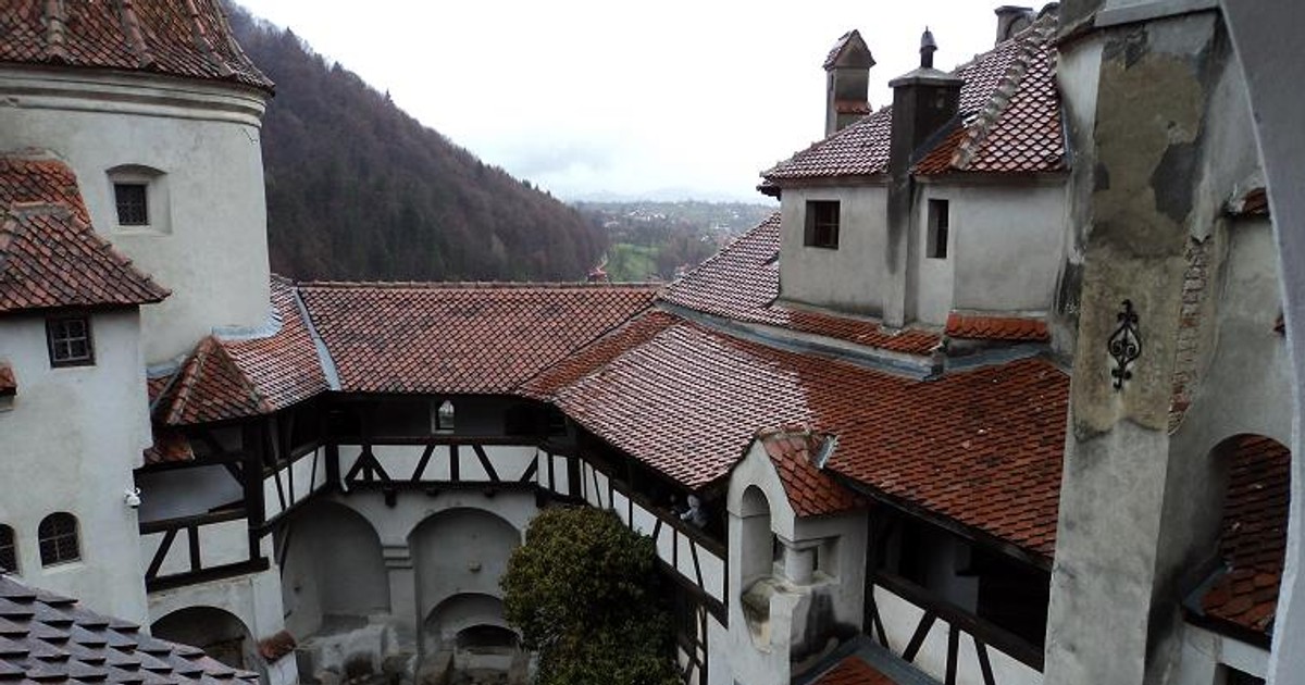 Ateliere de meşteşuguri medievale şi muzică veche la Castelul Bran