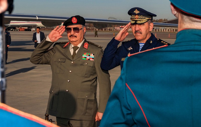 Rusia trimite trupe și echipamente în Libia, spre îngrijorarea Occidentului. Soldat: „Cred că se pregătește un mare haos”