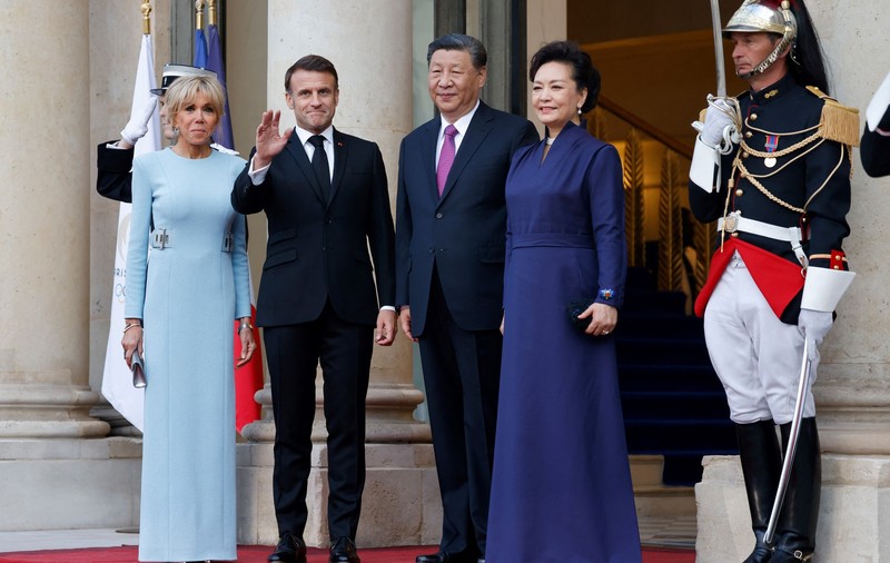 Ce cadouri i-a oferit Emmanuel Macron lui Xi Jinping, în prima zi a vizitei liderului chinez în Franța
