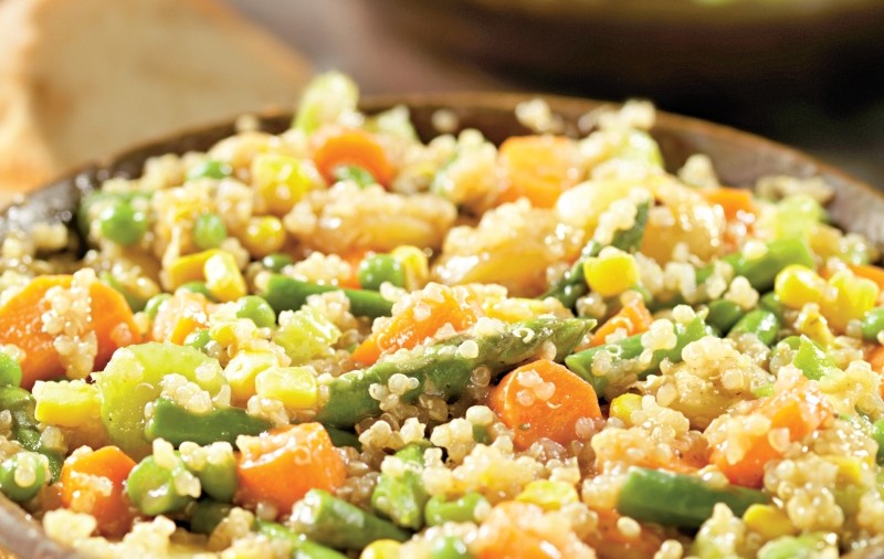 Salată de quinoa şi fasole