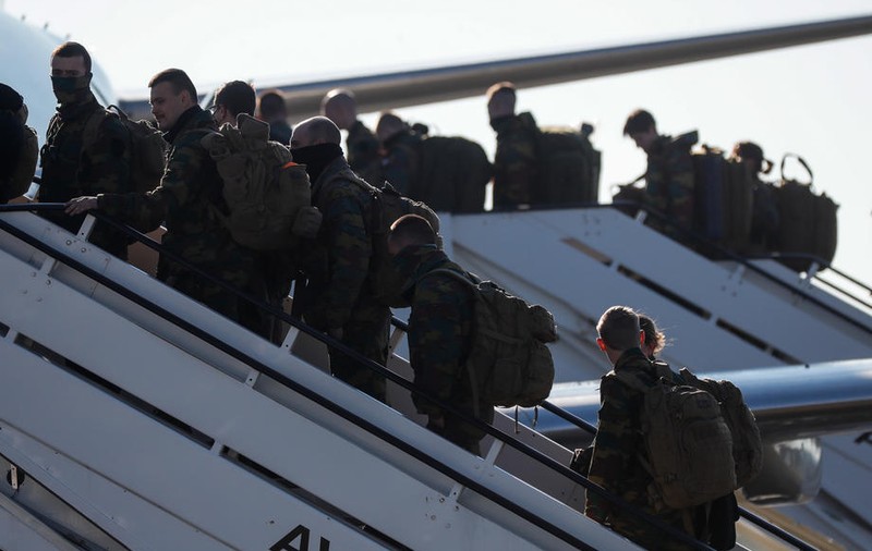 Dorm 100 într-un cort, dar altceva îi deranjează pe militarii belgieni de la Kogălniceanu: „Depindem de rațiile americane, un soi de mâncare cu sos”