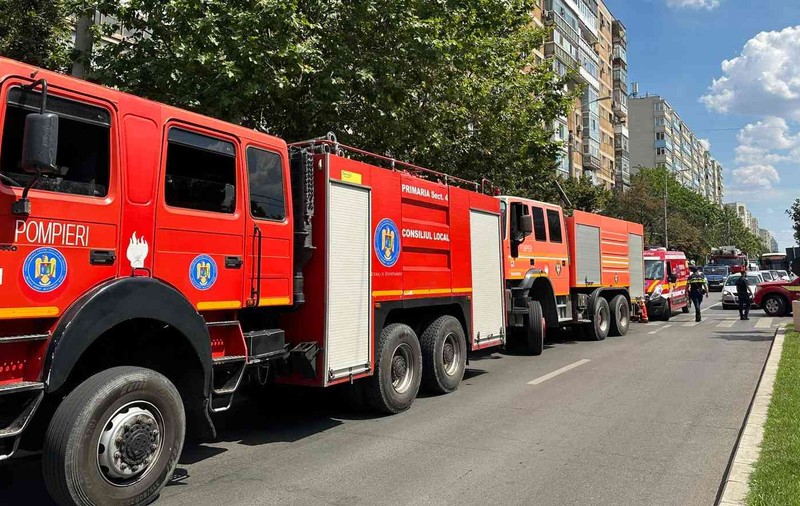 Explozie într-un bloc din Șoseaua Berceni după o acumulare de gaze. O persoană a fost rănită, iar 40 evacuate