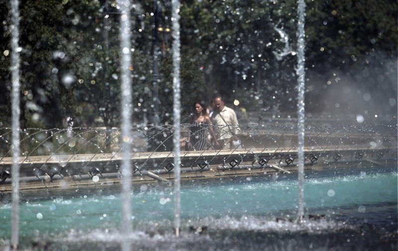 Cod roșu de caniculă la București în acest weekend. Temperatura în Capitală va atinge 38 de grade Celsius
