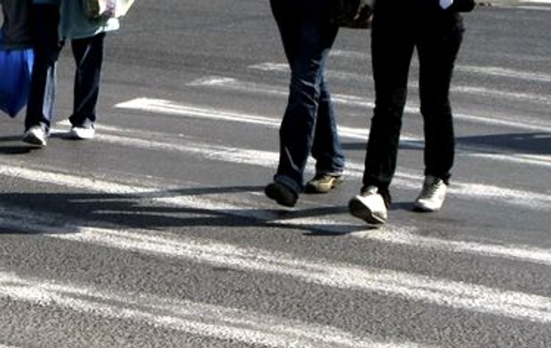 Tânăr din Timișoara, amendat cu 7.000 de lei după ce a intrat cu mașina într-o zonă pietonală și a scuipat un bărbat care i-a atras atenția