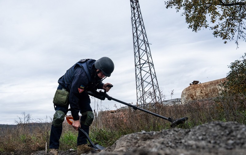 Război în Ucraina, ziua 263 | Rușii au minat „aproape totul” în Herson